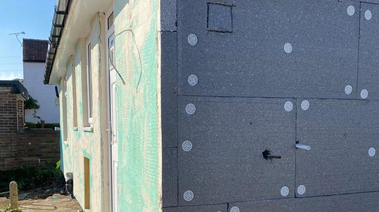 Elevate Energy Efficiency: Spray Render Services for External Wall Insulation.